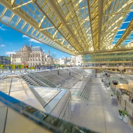 By Les Halles Pinault Museum Le Louvre * Paris
