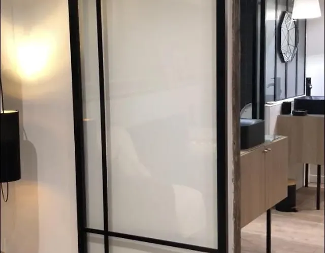 By Les Halles Pinault Museum Le Louvre Appartement *