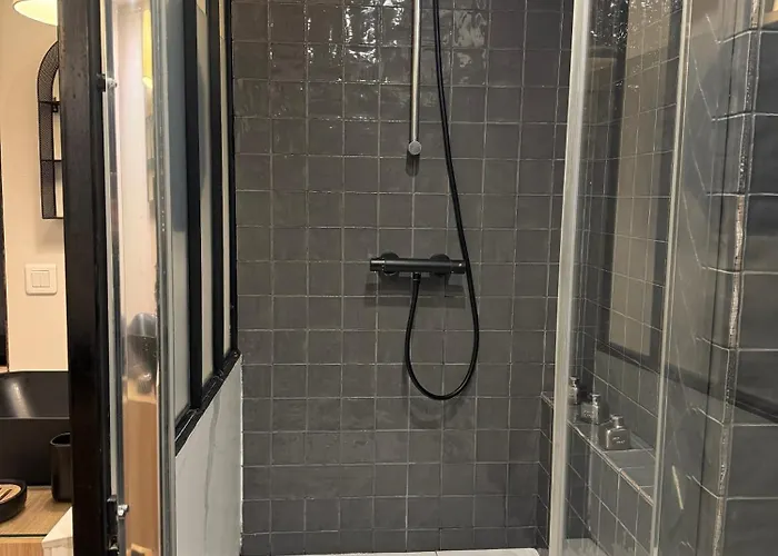 By Les Halles Pinault Museum Le Louvre Appartement