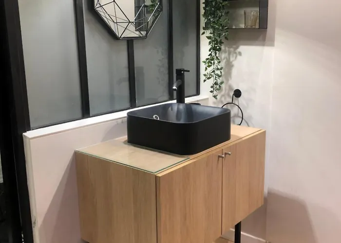 By Les Halles Pinault Museum Le Louvre Parijs